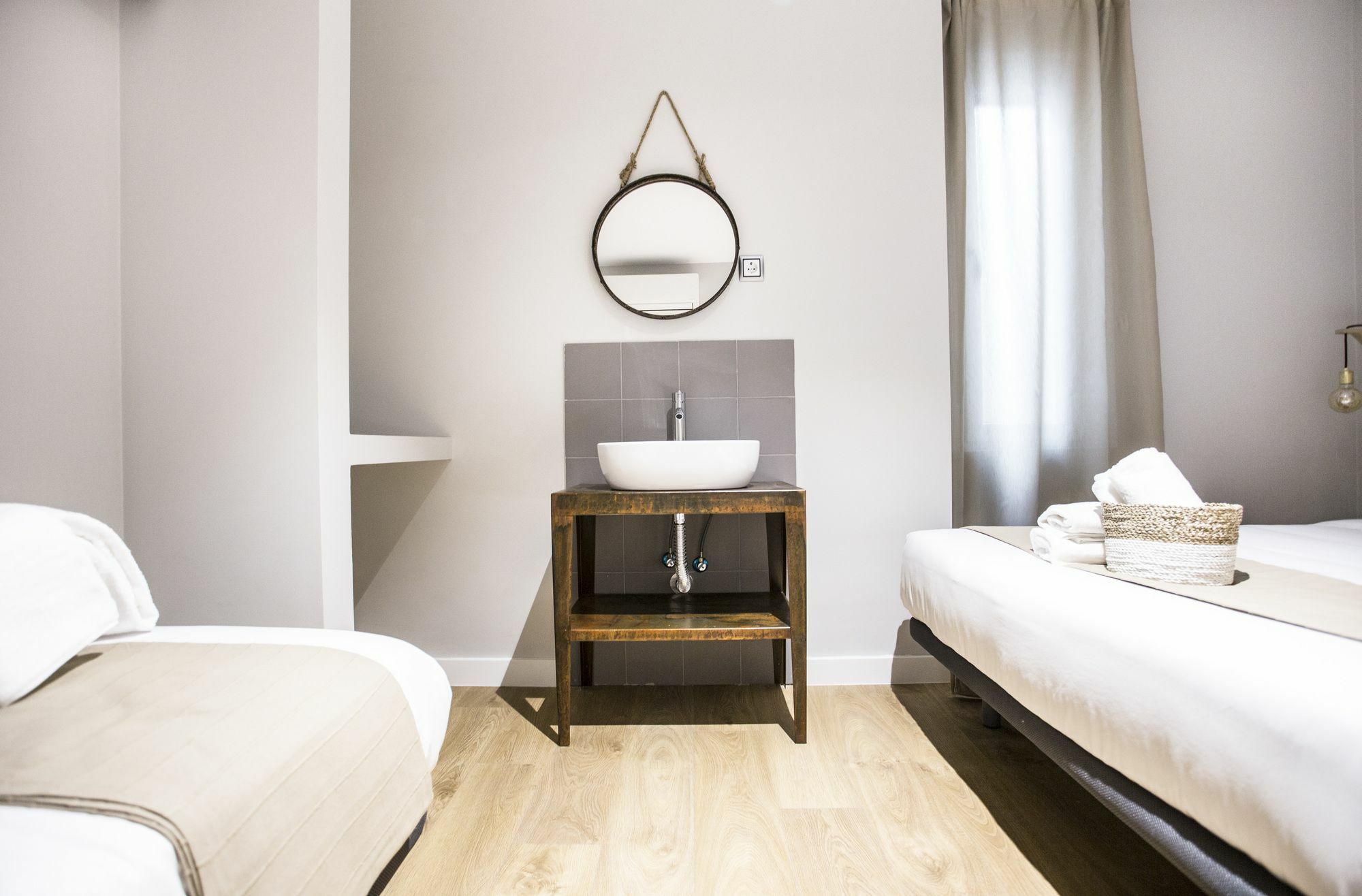 โอลา รูม Hotel มาดริด ภายนอก รูปภาพ